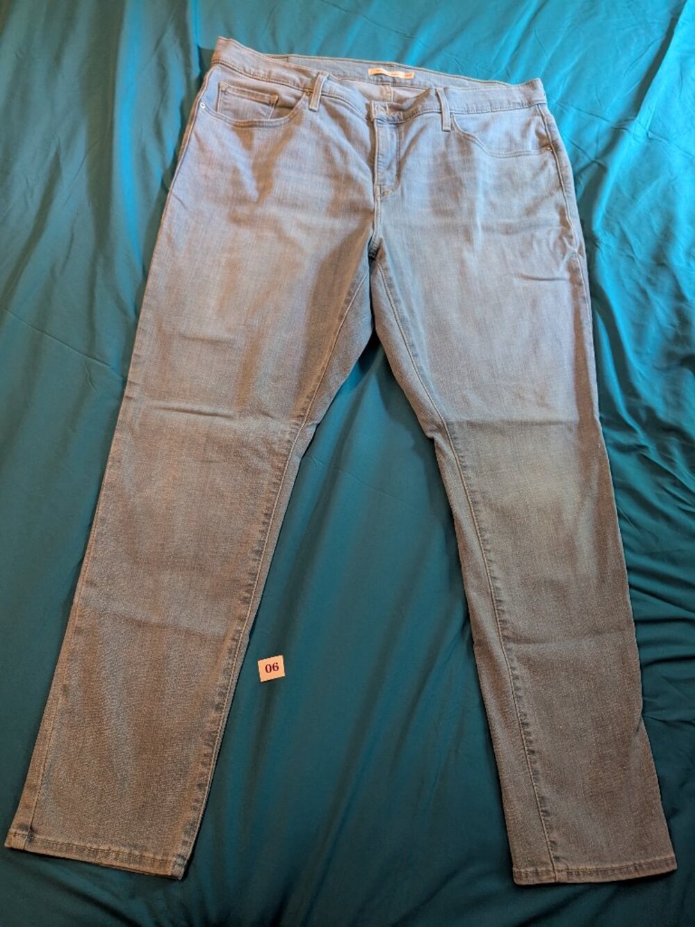 Levi's 311 Shaping Skinny Jeans Light Wash Size 18W